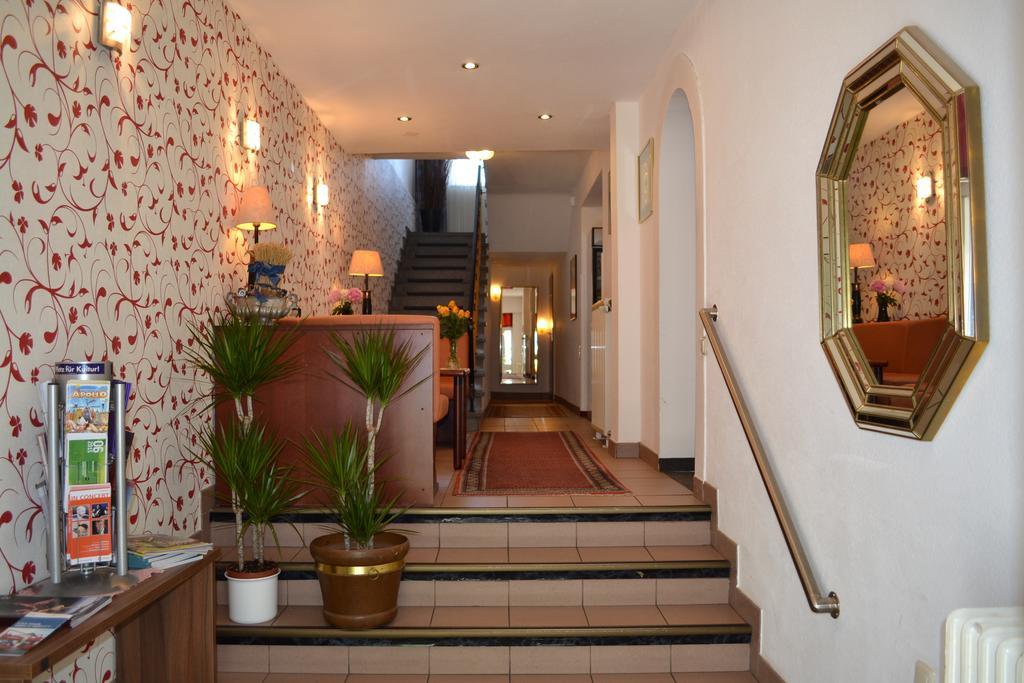 Hotel Minerva Garni Düsseldorf Exterior foto